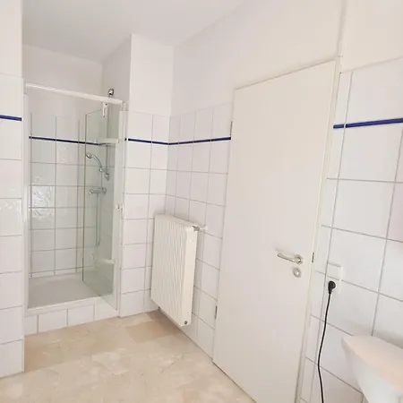 Ein Doppelzimmer Und Ein Dreibettzimmer Bei Hamburg * Schwarzenbek